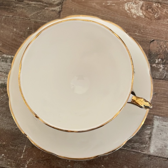 Delphine bone China from England tea cup & saucer. - Picture 8 of 8